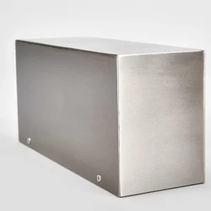 Lindby Applique d'extérieur carrée Leonora en inox^ Appliques Murales Extérieures