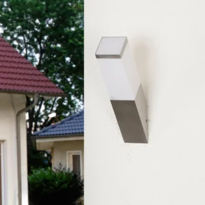 Lindby Applique extérieure oblique Lorian en inox^ Appliques Murales Extérieures