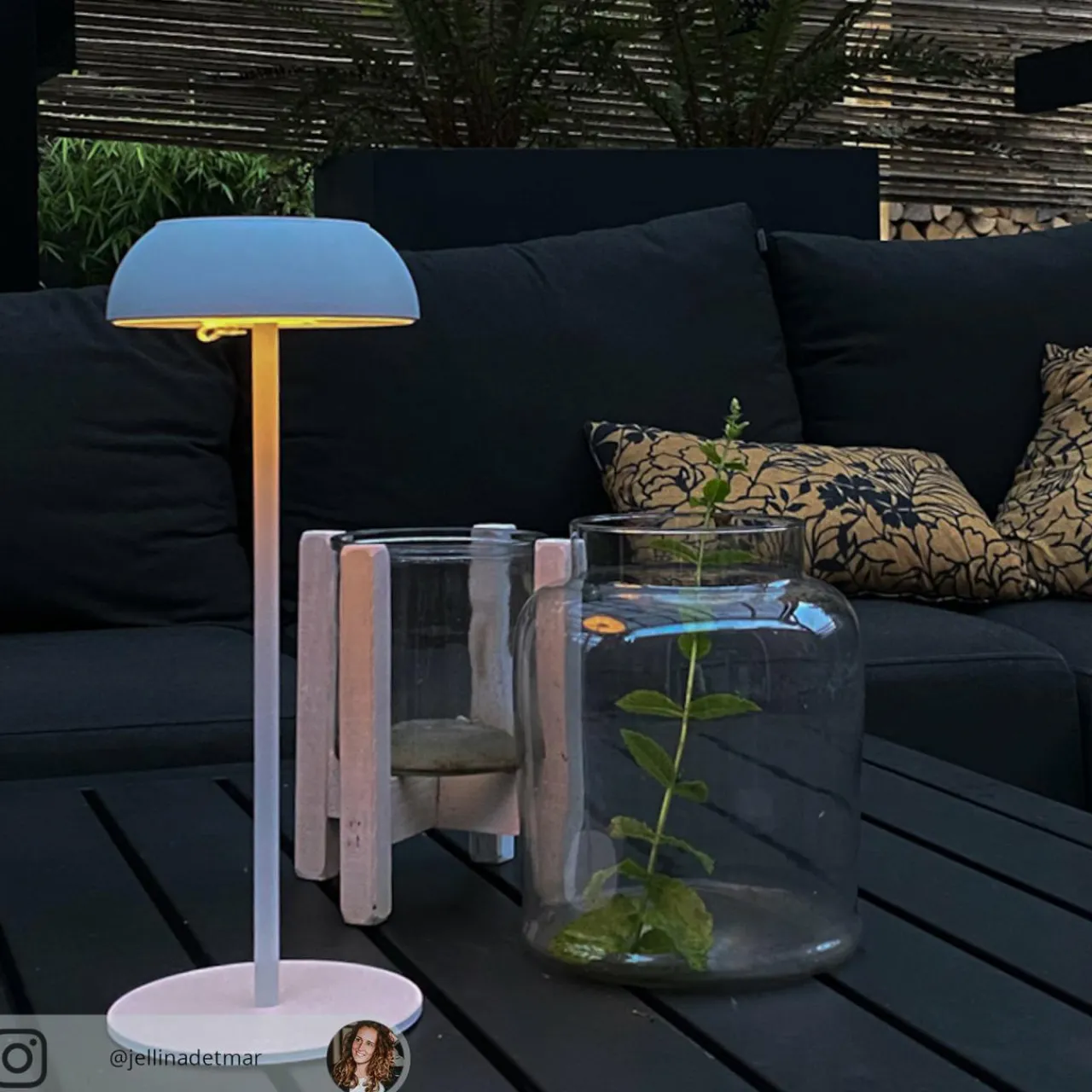 axolight_float_lampe__poser_designer_led_blanche_2.webp Axo Light Axolight Float lampe à poser designer LED, blanche^ Lampes Décoratives