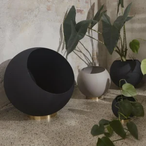 AYTM pot de fleurs Globe, Ø 60 cm, noir, aluminium, acier^ Meubles & Aménagements