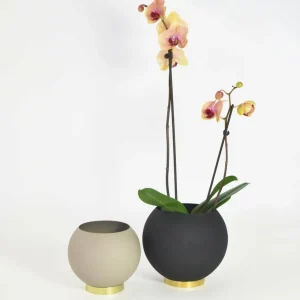 AYTM pot de fleurs Globe, Ø 21 cm, noir, aluminium, acier^ Meubles & Aménagements
