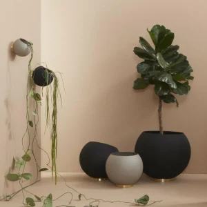 AYTM Pot de fleurs mural Globe, Ø 17 cm, gris-brun, aluminium^ Meubles & Aménagements