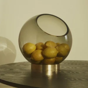 AYTM Vase Globe, Ø 17 cm, ambre / or, verre, acier inoxydable^ Meubles & Aménagements
