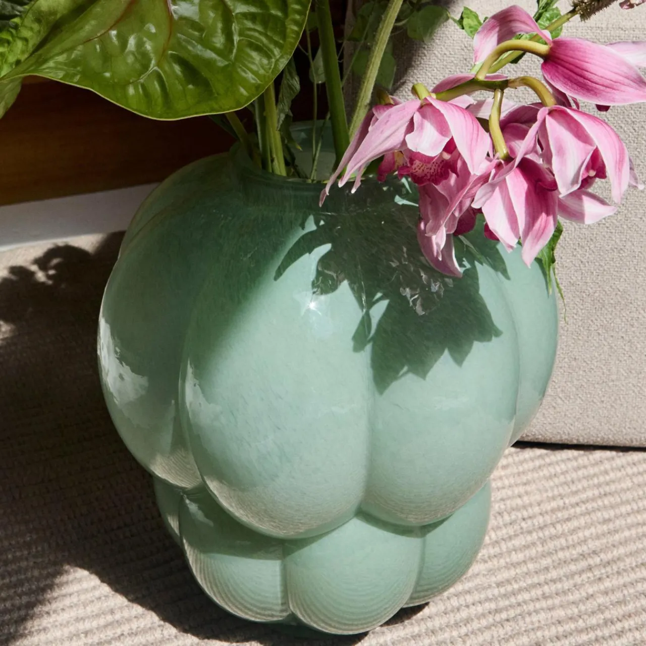 AYTM Vase Uva, verre, vert, Ø 26 cm, hauteur 28 cm, soufflé à la bouche^ Meubles & Aménagements