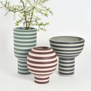 AYTM Vase Varia, rouge, Ø 18 cm, hauteur 21 cm, céramique^ Meubles & Aménagements