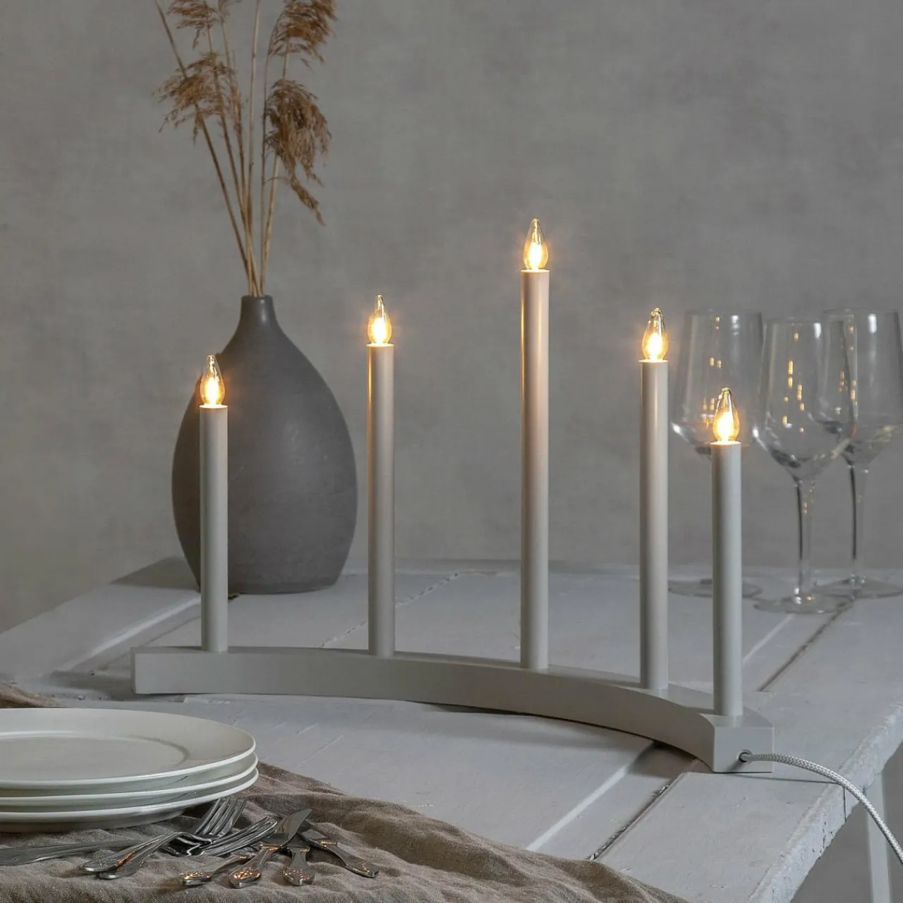 chandelier_accent__neuf_lampes_gris_clair_0.webp STAR TRADING Chandelier Accent à neuf lampes, gris clair^ Lumière De Noël