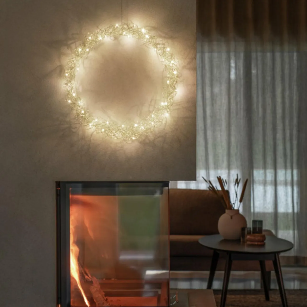 couronne_mtal_led_ip_argent_cm_treillis_fil_0.webp Konstsmide Christmas Couronne métal LED IP20 argent Ø45cm treillis fil^ Lumière De Noël