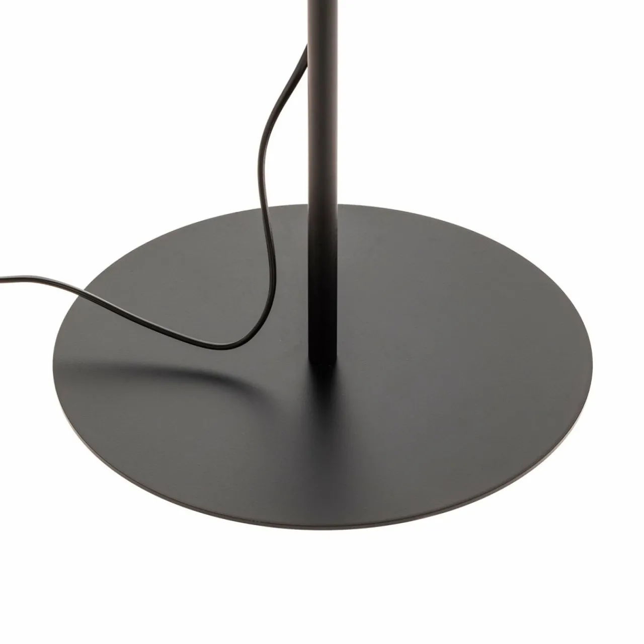 envostar_veneer_lampe_sur_pied_noyer_4.webp Envostar Veneer lampe sur pied noyer^ Luminaires Durables