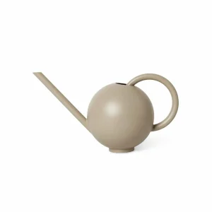 ferm LIVING Arrosoir Orb, beige, 2 litres, acier inoxydable^ Meubles & Aménagements