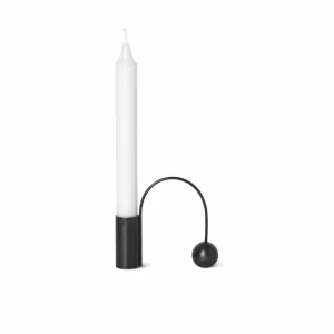 ferm LIVING Bougeoir Balance, noir, laiton, 9,5 cm^ Meubles & Aménagements