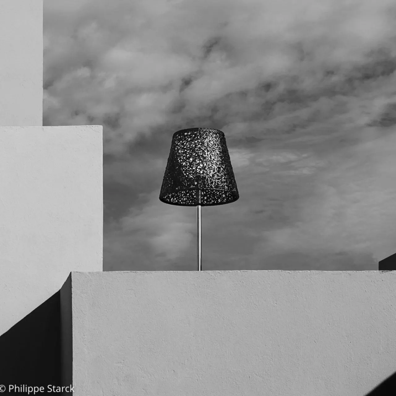 flos_ktribe_f_lampadaire_dextrieur_panama_1.webp Flos Architectural FLOS KTribe F3 lampadaire d’extérieur Panama^ Luminaires De Terrasse