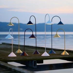 FRANDSEN lampe de table LED Grasp, rouge foncé, hauteur 47 cm, métal^ Lampes Décoratives