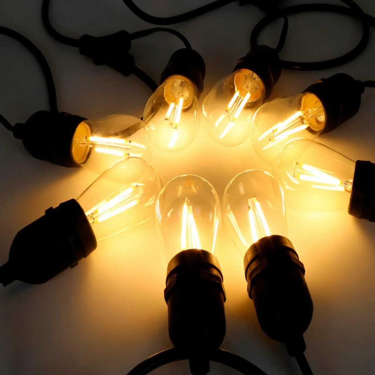 guirlande_lumineuse_extrieure_girlanda_noir_ip__m___lampes_2.webp Eko-Light Guirlande lumineuse extérieure Girlanda, noir, IP44, 10 m, à 10 lampes^ Lampes Décoratives