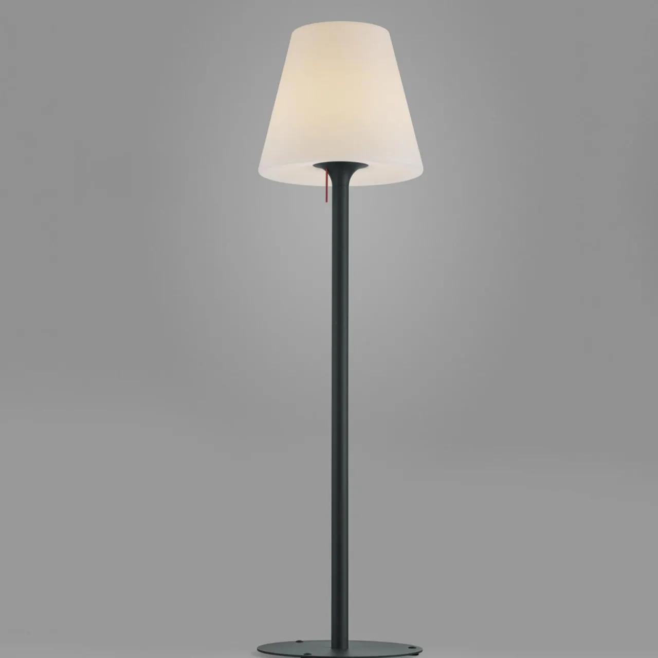 helestra_morisxl_lampe_sur_pied_dextrieur_1.webp Helestra Moris-XL lampe sur pied d'extérieur^ Luminaires De Terrasse