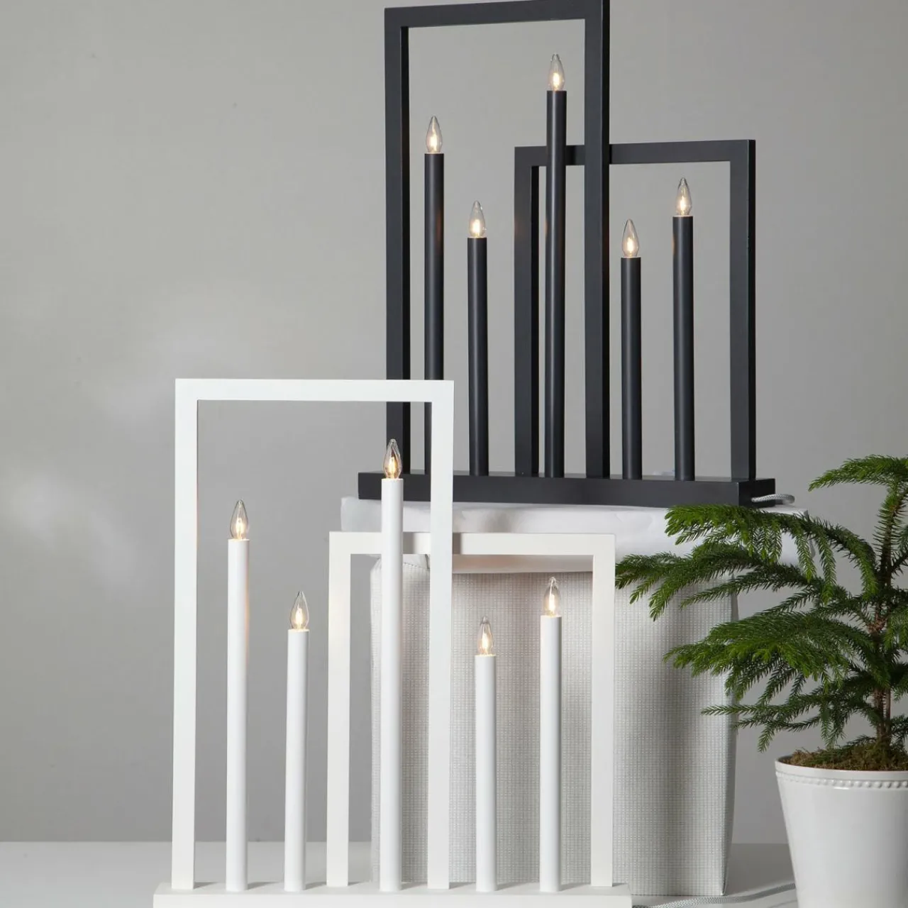 lampe_dco_fentre_bois_frame__lampes_gris_fonc_1.webp STAR TRADING Lampe déco fenêtre bois Frame 5 lampes, gris foncé^ Lumière De Noël