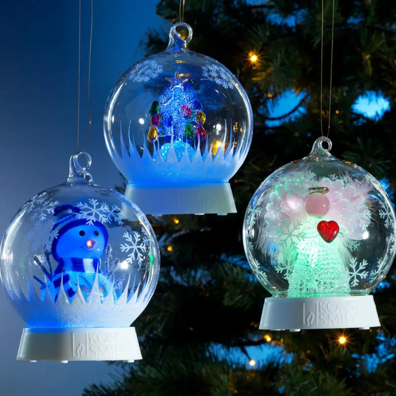 lampe_dco_led_sphre_de_verre_bonhomme_de_neige_2.webp Konstsmide Christmas Lampe déco LED sphère de verre bonhomme de neige^ Lumière De Noël