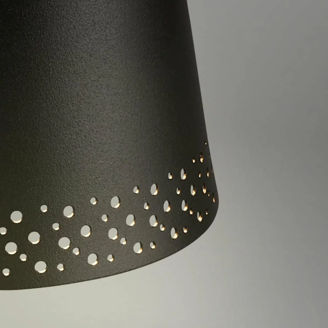 lampe_de_table_led_kiki_avec_poser_rechargeable_k_noiror_1.webp Briloner Lampe de table LED Kiki avec poser rechargeable 3.000K noir/or^ Lampes Décoratives