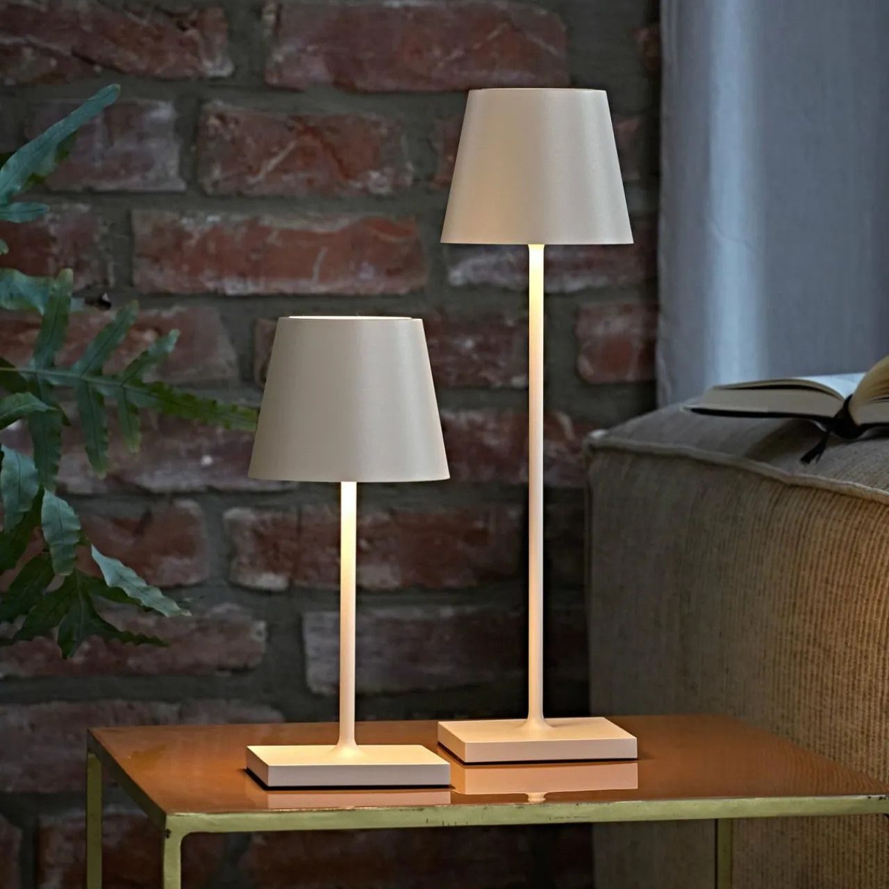 lampe_de_table_led_rechargeable_nuindie_mini_usbc_beige_ip_intensit_1.webp Sigor Lampe de table LED rechargeable Nuindie mini, USB-C, beige, IP54, intensité^ Lampes Décoratives