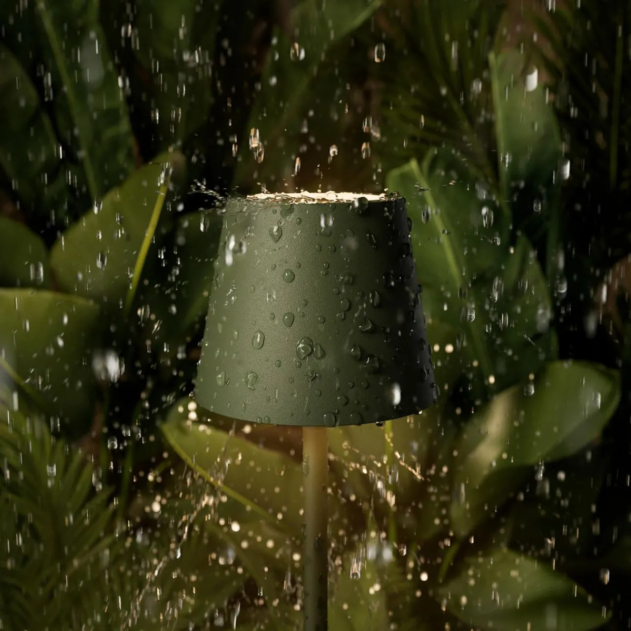 lampe_de_table_led_rechargeable_nuindie_pocket_vert_sapin_ip_intensit_4.webp Sigor Lampe de table LED rechargeable Nuindie pocket, vert sapin, IP54, intensité^ Lampes Décoratives