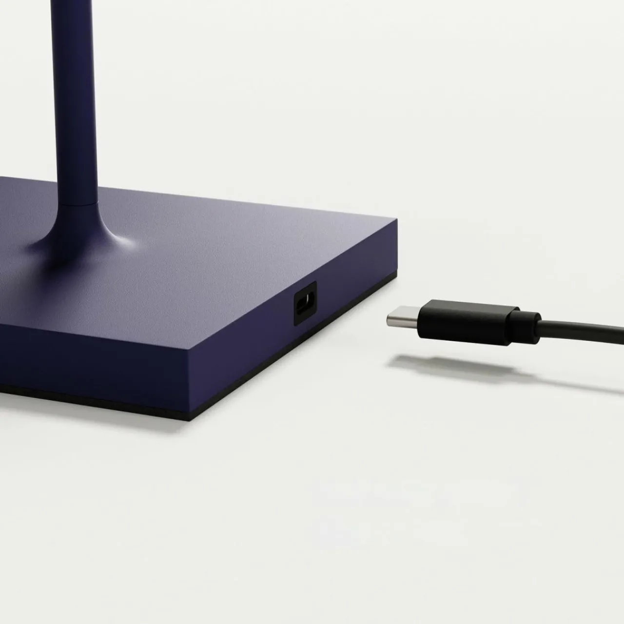 Sigor Lampe de table LED rechargeable Nuindie, USB-C, prune, IP54, intensité variable^ Lampes Décoratives