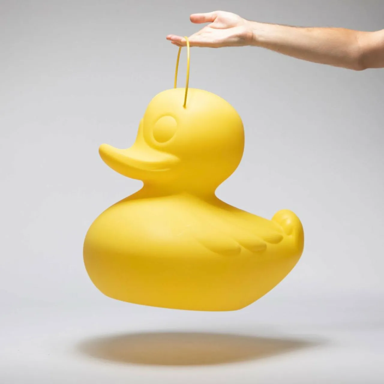 lampe_designer_led_duckduck_xl_extrieur_jaune_5.webp Goodnight Light Lampe designer LED DUCK-DUCK XL extérieur jaune^ Lumière De Noël