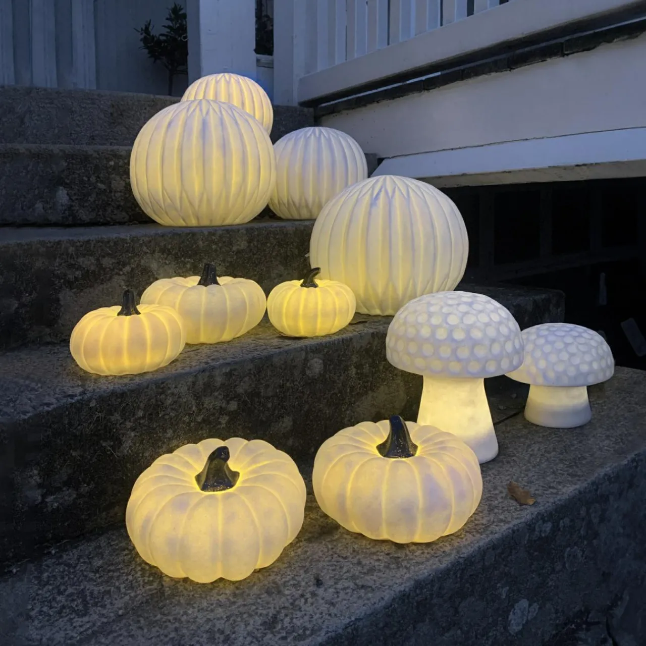 lampe_solaire_led_sandy__cm_blanc_plastique_forme_de_champignon_0-1.webp STAR TRADING Lampe solaire LED Sandy, 16 cm, blanc, plastique, forme de champignon^ Lumière De Noël