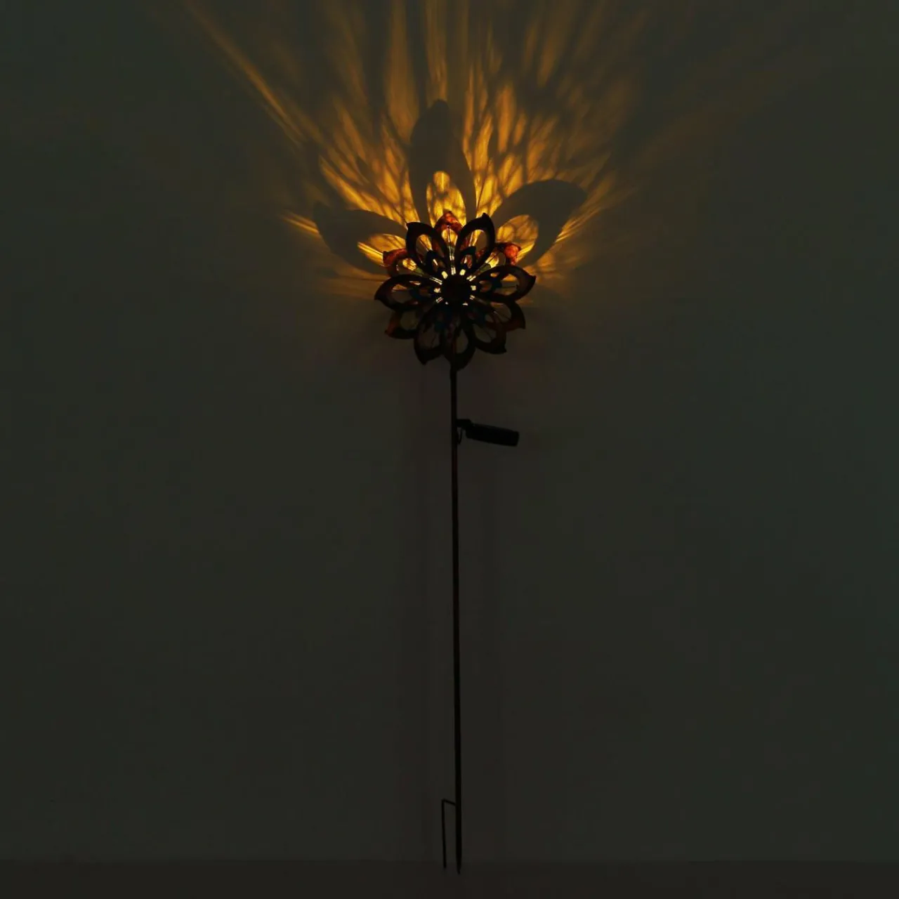 lampe_sur_piquet_led_solaire__fleur_carillon_mtal_0.webp Globo Lampe sur piquet LED solaire 36571, fleur, carillon, métal^ Lampes Décoratives