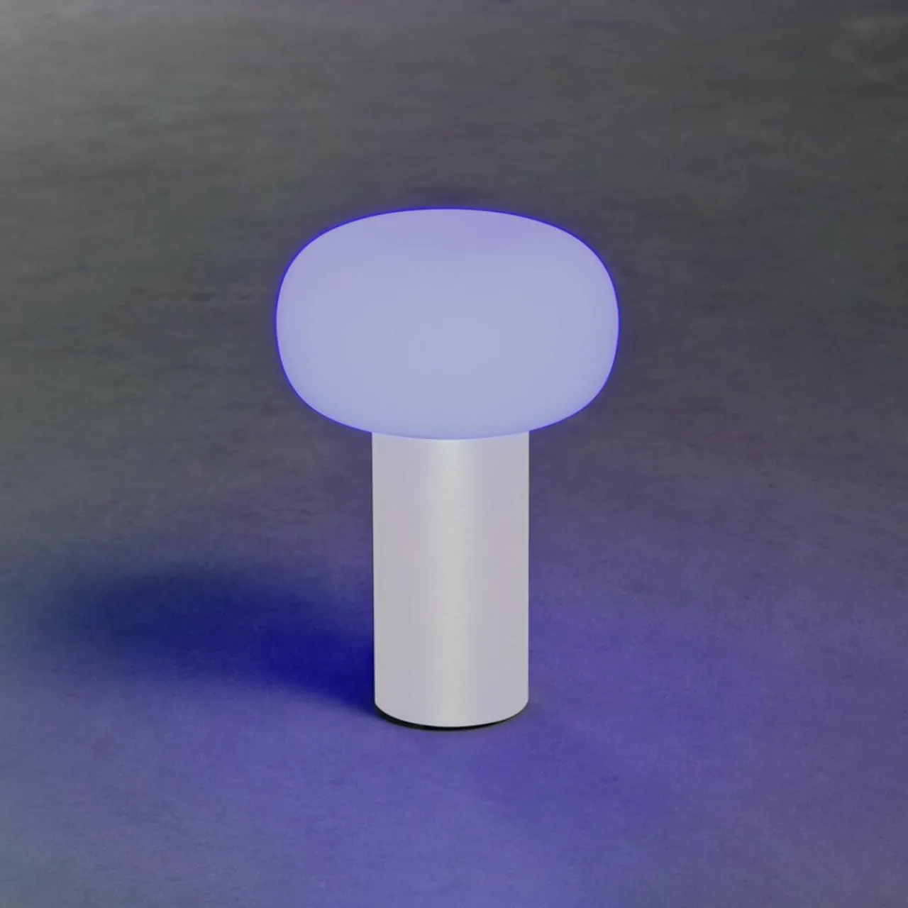 lampe_table_led_antibes_ip_batterie_rgbw_blanche_3.webp Konstsmide Lampe table LED Antibes IP54 batterie RGBW blanche^ Lampes Décoratives