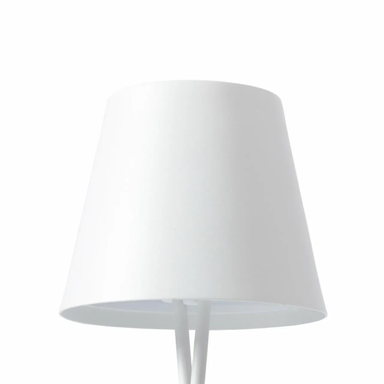 lindby_lampe_de_table_led_rechargeable_janea_cross_blanc_mtal_4.webp Lindby lampe de table LED rechargeable Janea CROSS, blanc, métal^ Lampes Décoratives