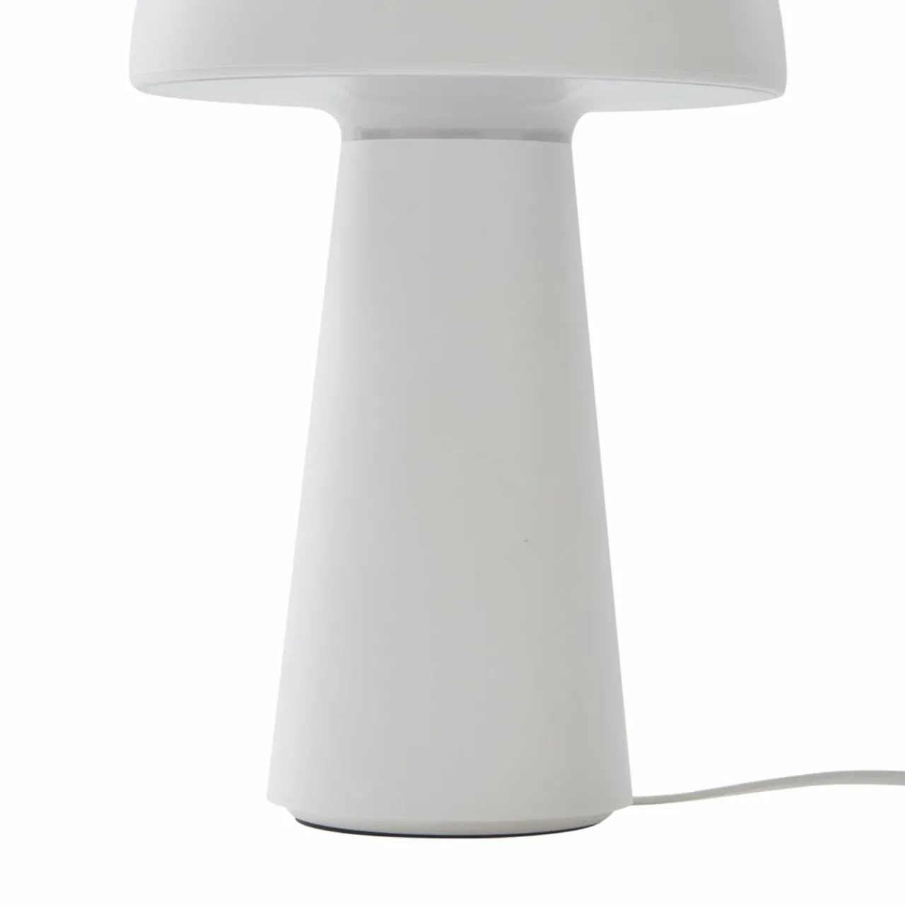 Lindby lampe de table LED rechargeable Zyre, blanc, IP44, variateur tactile^ Lampes Décoratives