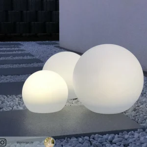 Lindby Lampes solaires LED Lago, set de 3 boules, piquet de terre, blanc^ Lampes Décoratives