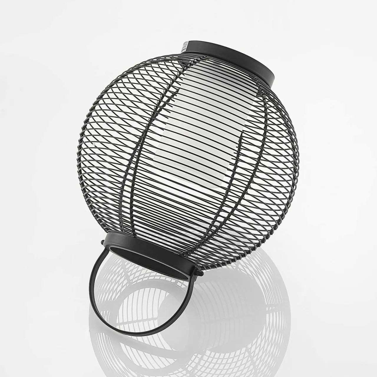 lindby_mairuna_lanterne_solaire_led_noire_cm_6-1.webp Lindby Mairuna lanterne solaire LED noire, 30,8 cm^ Lampes Décoratives