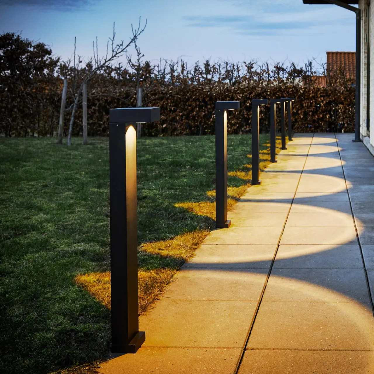 loom_design_borne_lumineuse_led_arn_corten_hauteur__cm_aluminium_0.webp LOOM DESIGN Borne lumineuse LED Arn, corten, hauteur 70 cm, aluminium^ Bornes Éclairage Extérieur