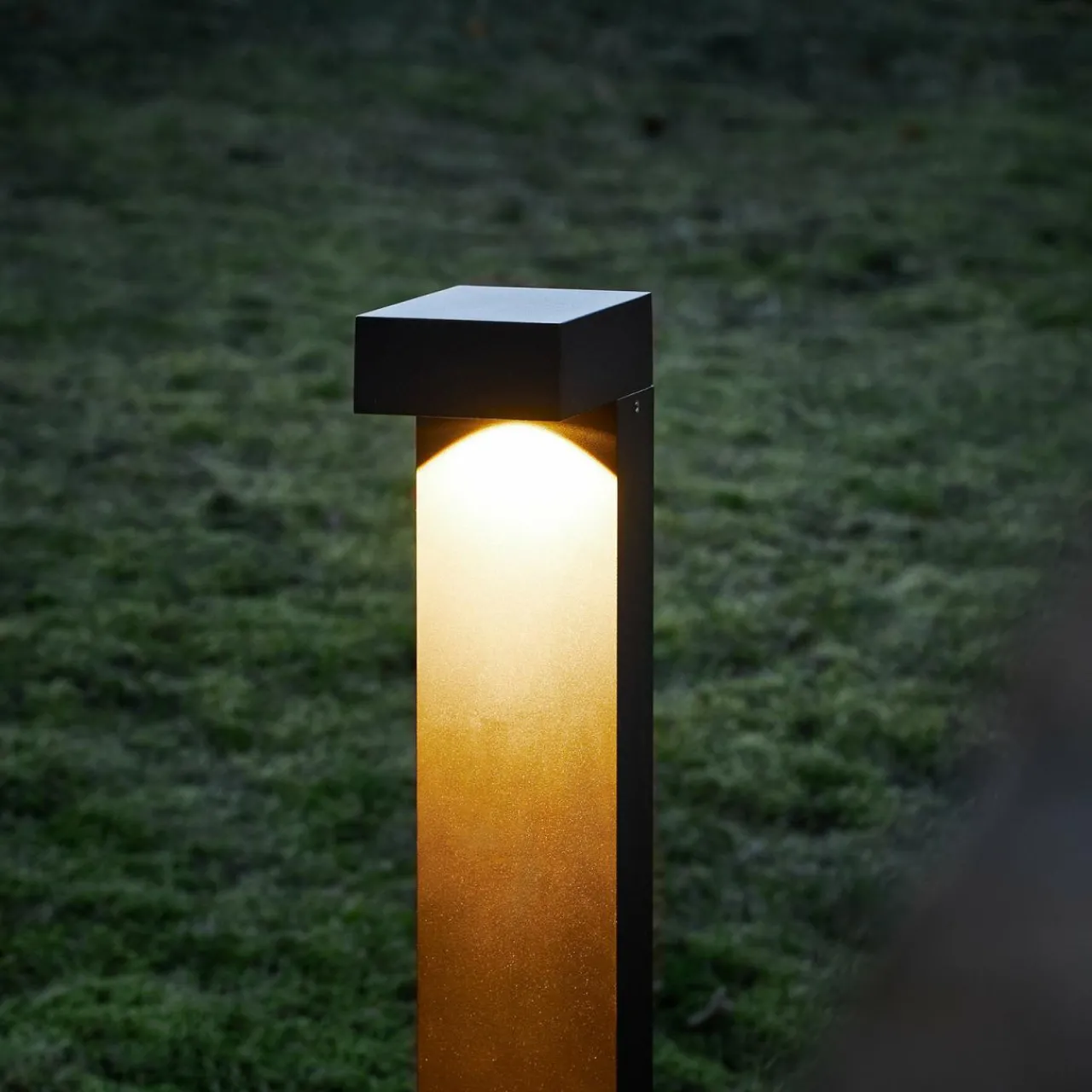 loom_design_borne_lumineuse_led_arn_corten_hauteur__cm_aluminium_2.webp LOOM DESIGN Borne lumineuse LED Arn, corten, hauteur 70 cm, aluminium^ Bornes Éclairage Extérieur