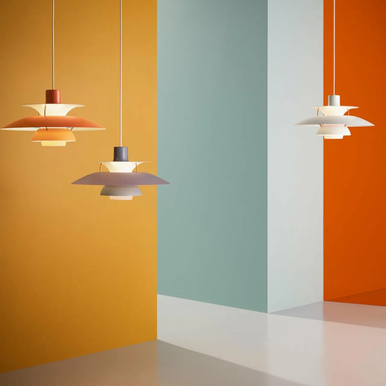 louis_poulsen_ph__suspension_de_designer_blanche_0.webp Louis Poulsen PH 5, suspension de designer blanche^ Luminaires Durables