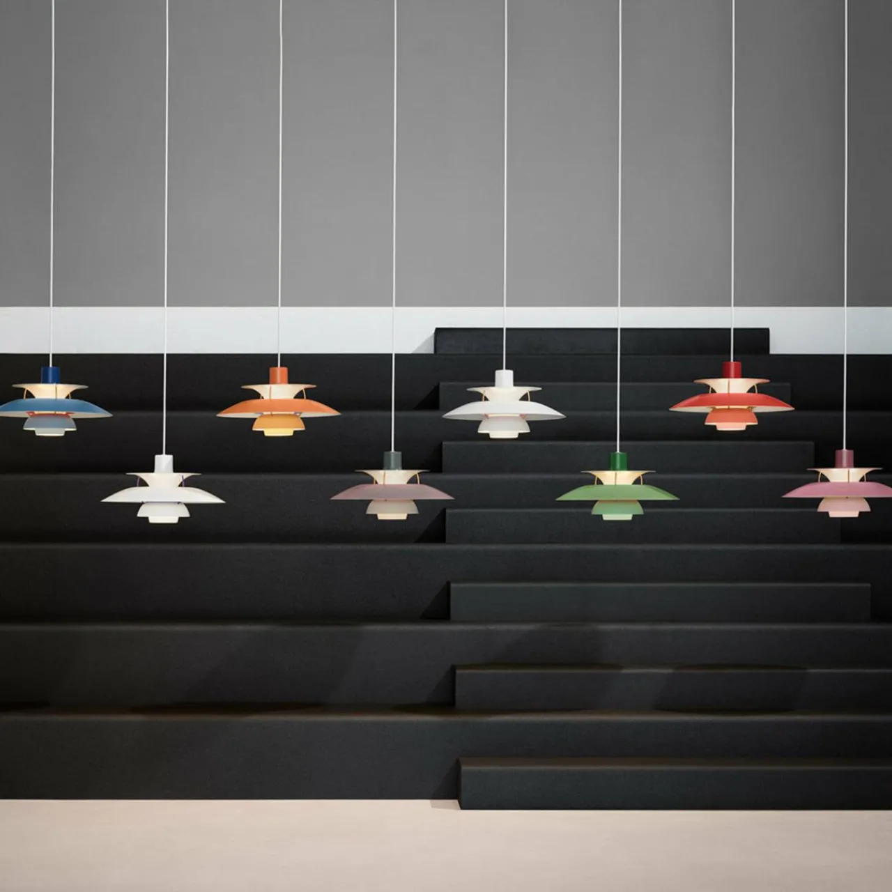 louis_poulsen_ph__suspension_de_designer_blanche_1.webp Louis Poulsen PH 5, suspension de designer blanche^ Luminaires Durables