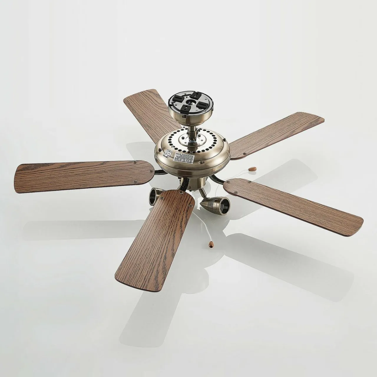 lucande_ventilateur_de_plafond_avec_lumire_anariki_silencieux_laiton_4.webp Lucande ventilateur de plafond avec lumière Anariki, silencieux, laiton^ Ventilateurs