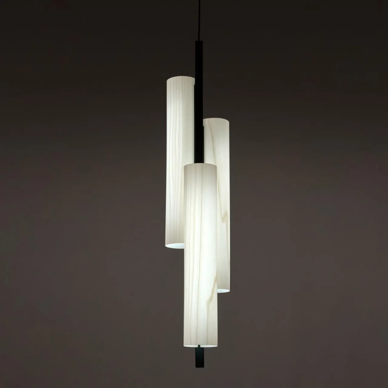 lzf_black_note_triplet_suspension_noireivoire_2.webp LZF LAMPS LZF Black Note Triplet suspension noire/ivoire^ Luminaires Durables