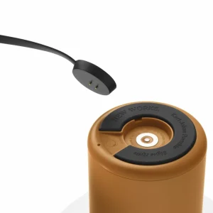 New Works luminaire rechargeable Karl-Johan, ochre yellow, IP65^ Lampes Décoratives