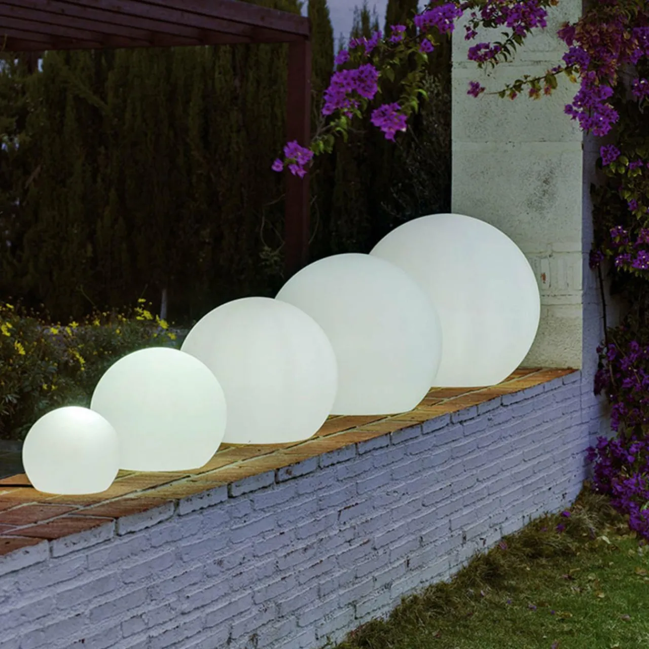 newgarden_buly_lampe_solaire_flottante__cm_2.webp Newgarden Buly lampe solaire, flottante, Ø 40cm^ Lampes Décoratives
