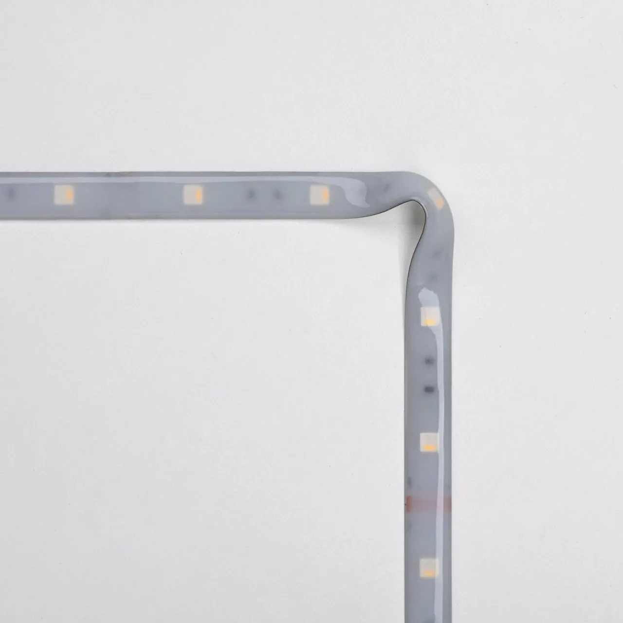 paulmann_maxled__set_de_base_ip_k_m_3-1.webp Paulmann MaxLED 250 set de base IP44 2 700 K 3 m^ Lampes Décoratives