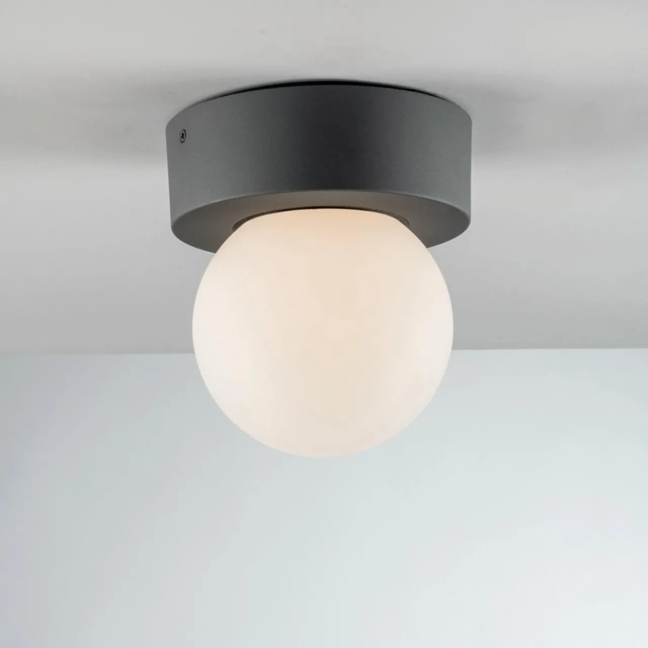 plafonnier_dextrieur_skittle_abatjour_sphrique_1.webp Eco-Light Plafonnier d’extérieur Skittle abat-jour sphérique^ Plafonniers D'Extérieur