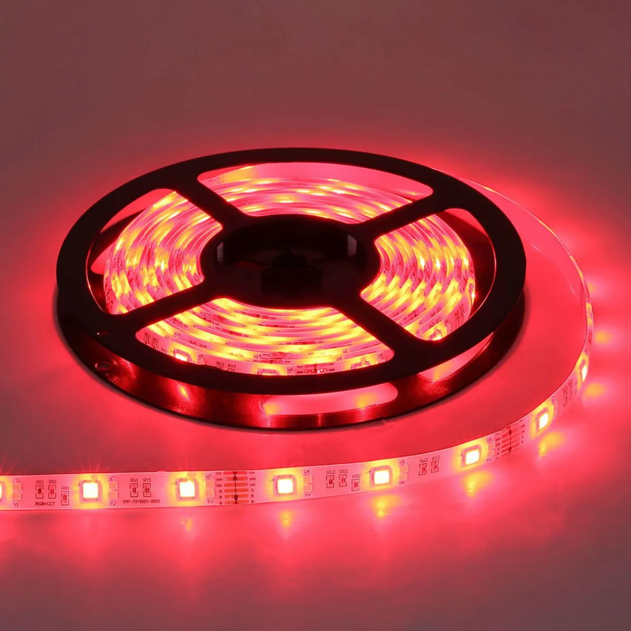 ruban_led_eduard_tuyasmart_rgbw_cct_tlcommande_0.webp Globo Ruban LED Eduard Tuya-Smart RGBW CCT télécommande^ Lampes Décoratives