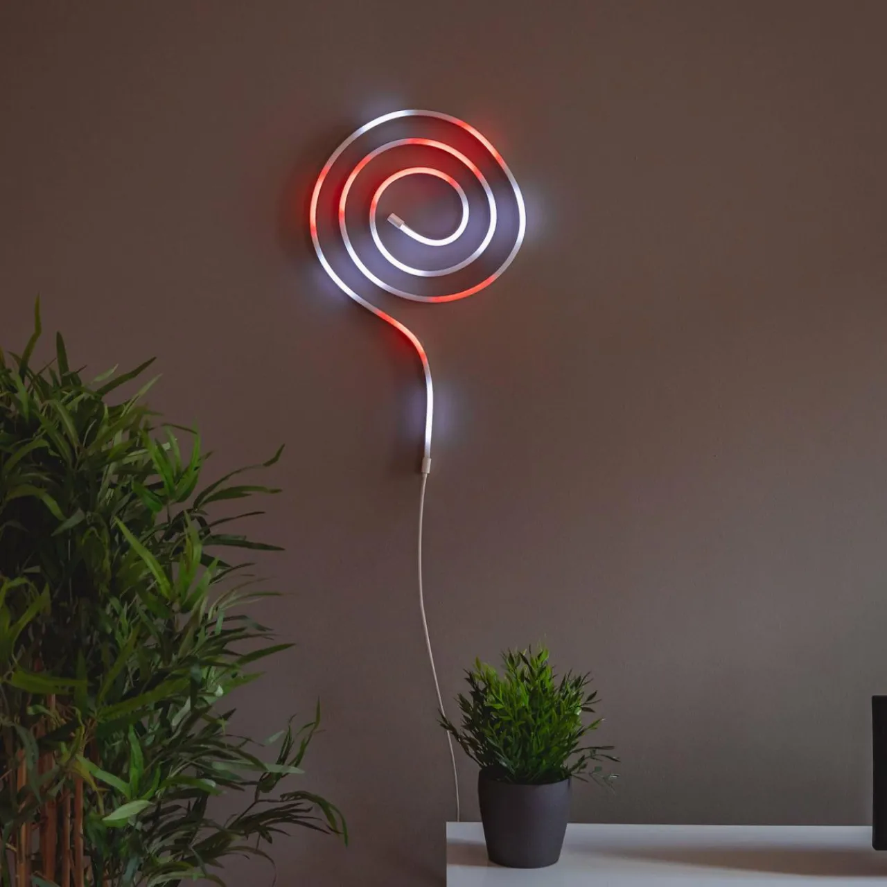 tube_lumineux_led_twinkly_flex_rvb_m_wifi_2.webp twinkly Tube lumineux LED flex RVB 2m WIFI^ Lumière De Noël