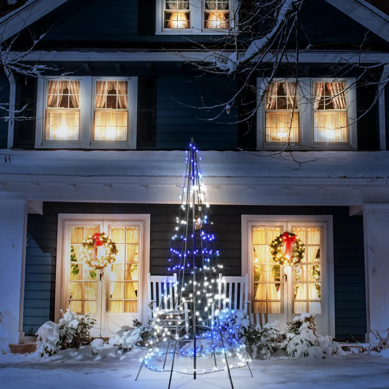 twinkly_light_tree_pour_lextrieur_rgbw_hauteur_cm_3.webp twinkly Light Tree pour l'extérieur, RGBW, hauteur 200cm^ Lumière De Noël
