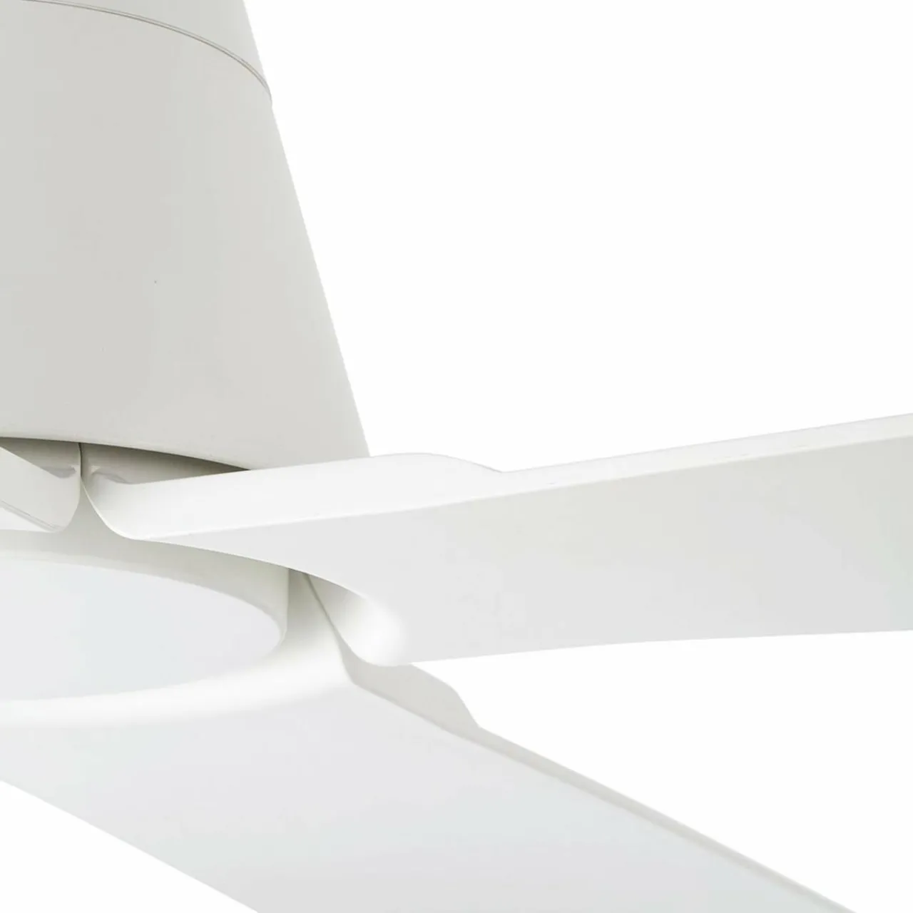 ventilateur_de_plafond_typhoon_silencieux___cm_1.webp FARO BARCELONA Ventilateur de plafond Typhoon, silencieux, Ø 127 cm^ Ventilateurs