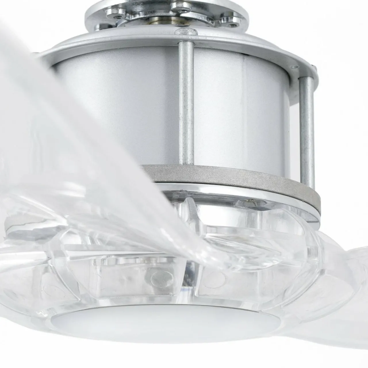 ventilateur_plafond_just_fan_m_chromtransparent_1.webp FARO BARCELONA Ventilateur plafond Just Fan M chromé/transparent^ Ventilateurs